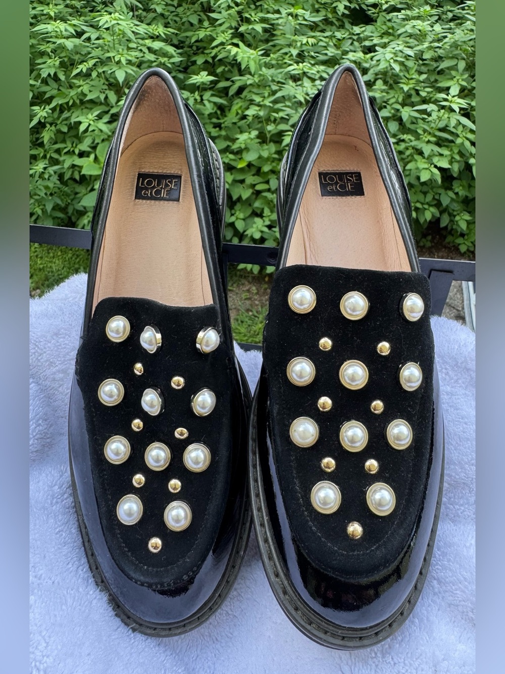 Louise et Cie Womens Edoli Loafer Gold Tone Trim Studded Faux Pearl Shoes Sz 7